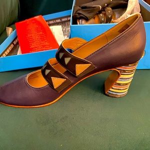 NEW UNWORN FLEUVOGS IN BOX WITH PROOF OF PURCHASE!! Gorgeous and a great deal!!